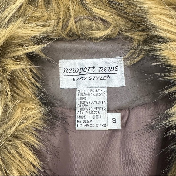 Newport News Women’s Easy Style Leather w/ Faux Fur Trim Jacket Sz Sm - Picture 8 of 10